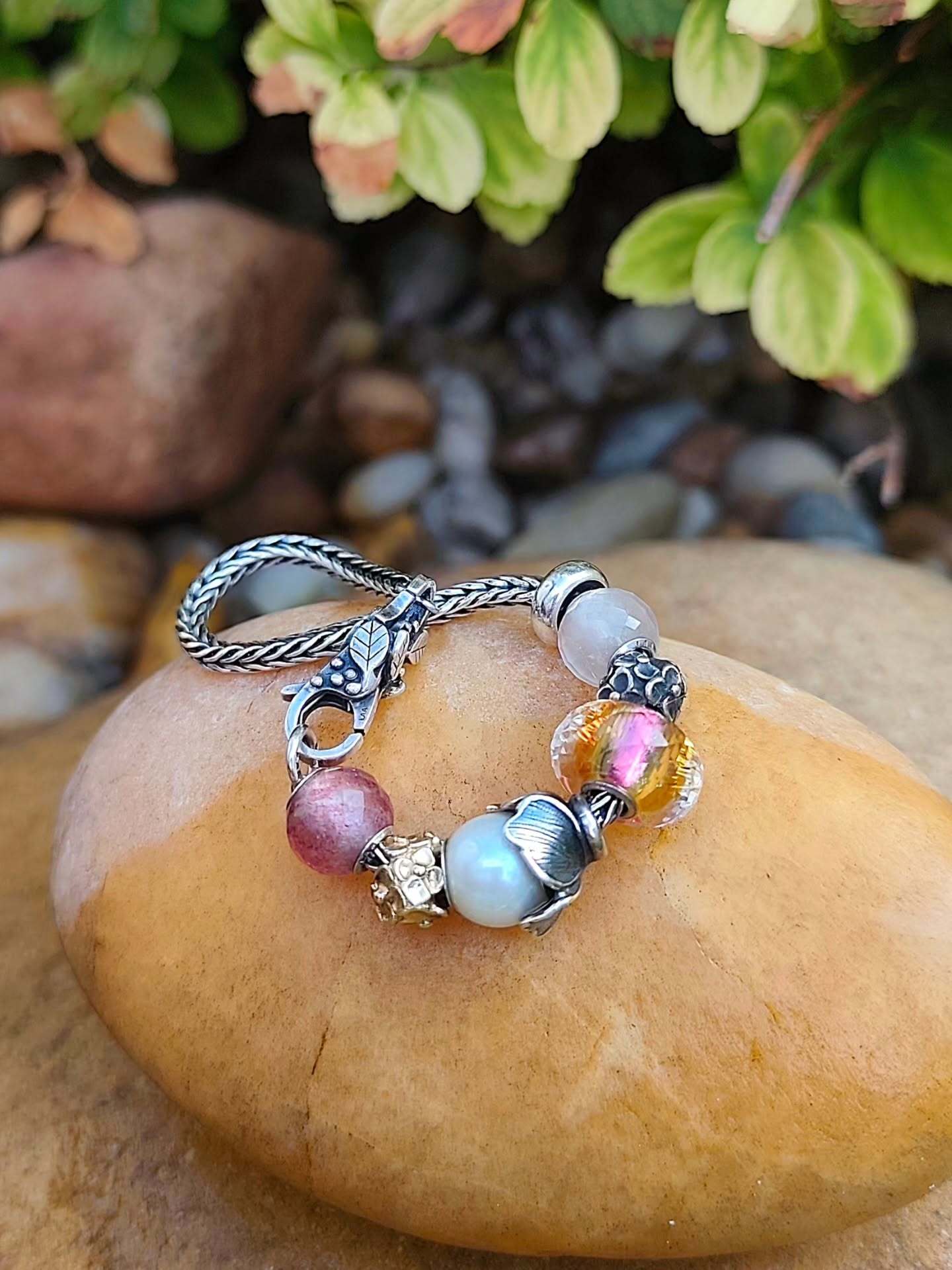 Delicate Flower Bead – Trollbeads