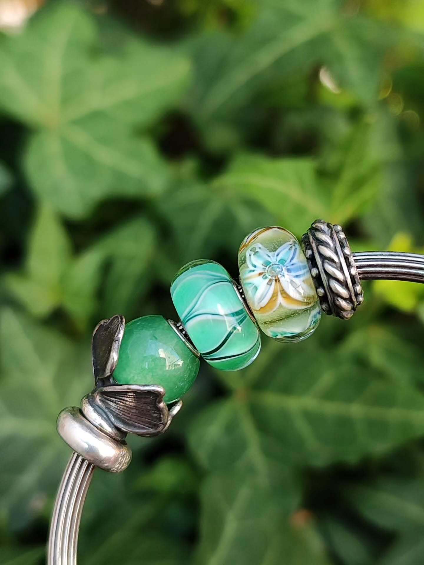 Delicate Flower Bead – Trollbeads